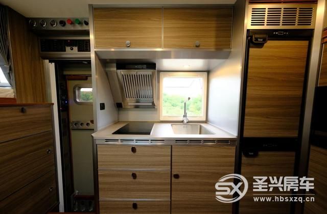 銳野阿莫迪羅房車銳行者2022款，新款越野房車彰顯硬漢風(fēng)格！-10.jpg