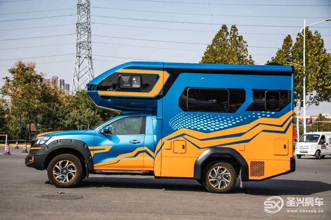 野性十足，四驅(qū)還帶差速鎖，宇通全新皮卡房車來襲，開啟你的探險(xiǎn)之旅-12.jpg