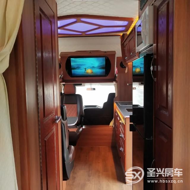 新款江鈴JMC輕卡房車，中式設(shè)計(jì)老車友最愛，30萬(wàn)出頭拎包就能住-5.jpg