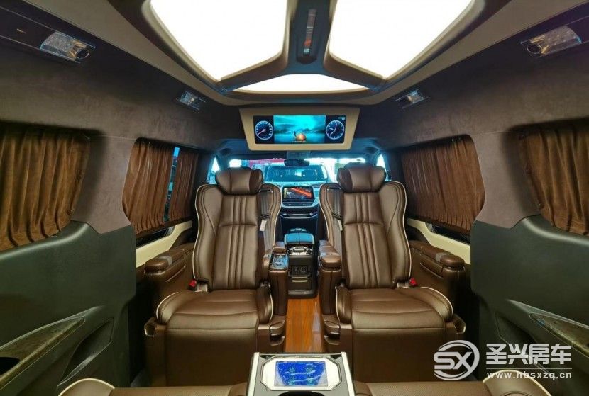上汽大通MAXUSG20金騎士高頂商務(wù)車新勢力，騎士出征，金路恒通！ed091735e0a69cba1944d88a1f5d996b
