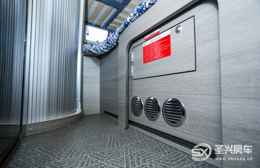 48V電路系統(tǒng)，獨(dú)立續(xù)航可維持3天，宇通全新B311豪享版房車等你來發(fā)現(xiàn)！get?code=Y2QwYzllZGQ2MmJkNzMxMjI4YjNmMGM5ZmYwMWIxMjAsMTY2NzAzNjIzMjg2OA==