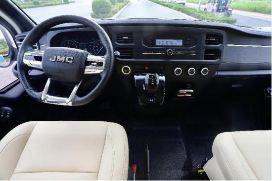 9.7鄭州房車展：飛翔福順B型舒·野悅順房車，小巧靈活，內(nèi)飾溫馨f13a54b4d59b5f34cccaceae944099e7135