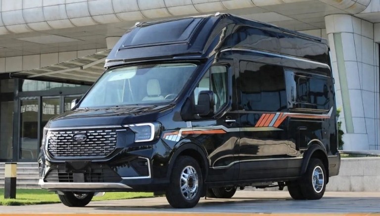 2023年全新跨界型福特全順V363房車(chē)