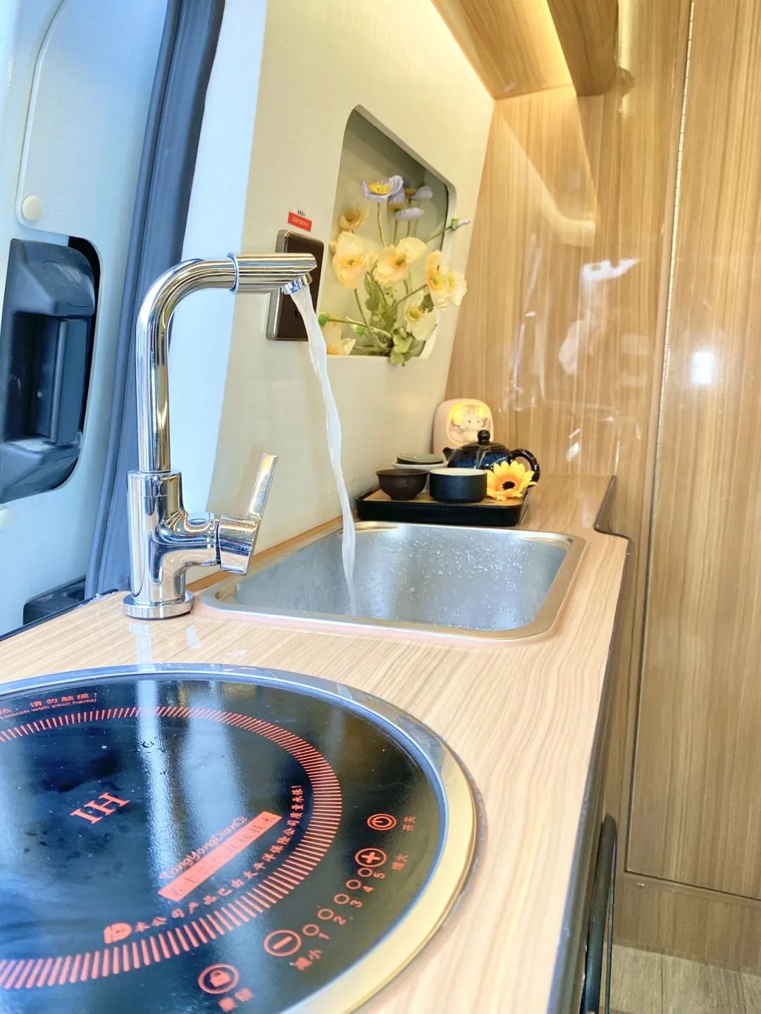 用福特T6底盤打造的小房車長什么樣？動力強、配置高，主打一個性價比-10.jpg