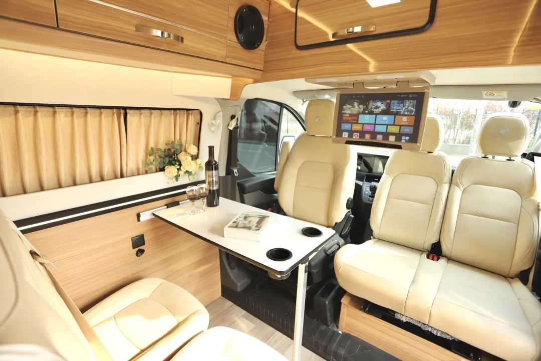 用福特T6底盤打造的小房車長什么樣？動力強、配置高，主打一個性價比-18.jpg