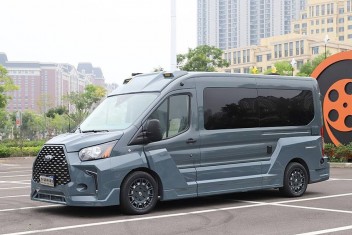 進(jìn)口福特全順征服者商務(wù)房車