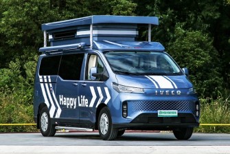 依維柯聚星升頂B型房車
